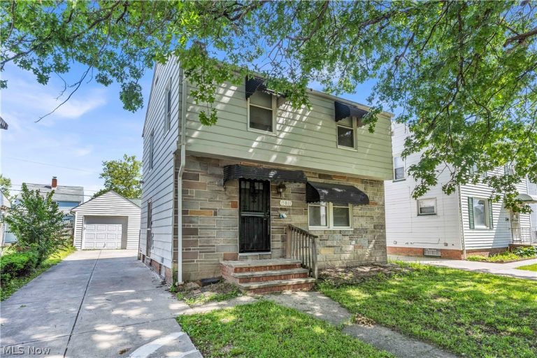 15803 Delrey Avenue, Cleveland, OH - Photo 2