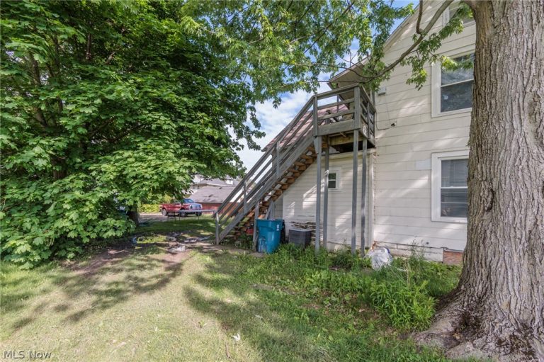 526-528 Hamilton Avenue, Lorain, OH - Photo 3