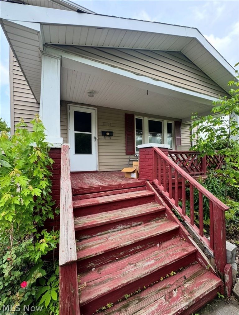 1651 33rd Street, South Lorain, OH - Photo 2