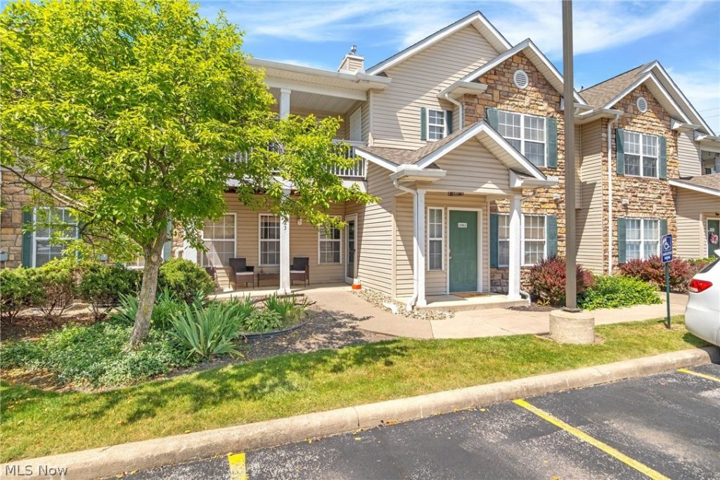 14943 Lenox Drive #523, Strongsville, OH
