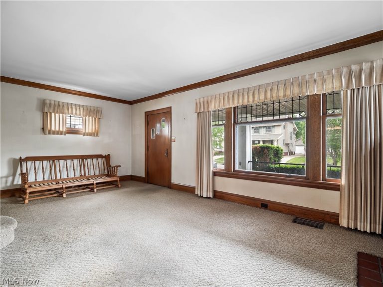 2077 Wyandotte Avenue, Lakewood, OH - Photo 4