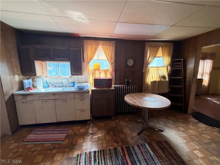 4218 Robert Avenue, Cleveland, OH - Photo 2