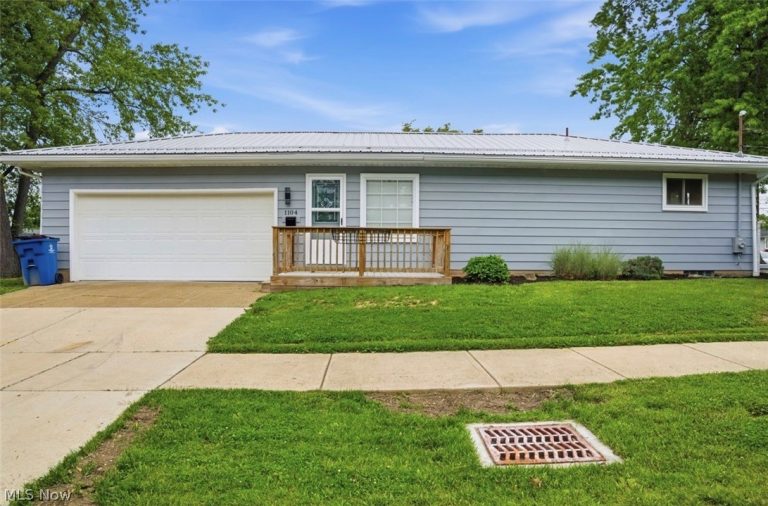 1104 Gary Avenue, Girard, OH - Photo 2