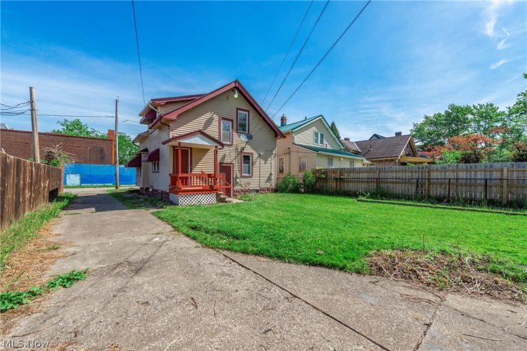 13202 Melzer Avenue, Cleveland, OH - Photo 5