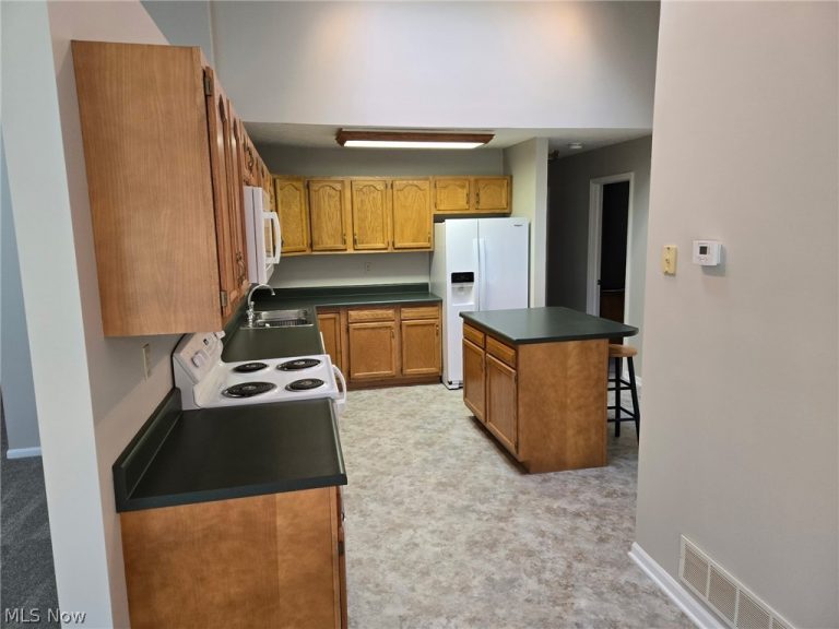 1819 Saddlebrook Circle, Wooster, OH - Photo 4