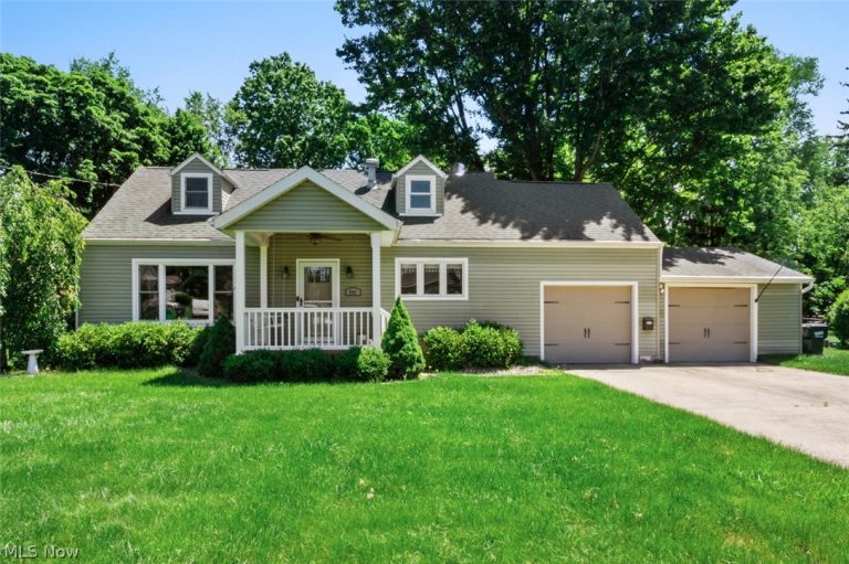 243 9th Street, Barberton, OH, 44203