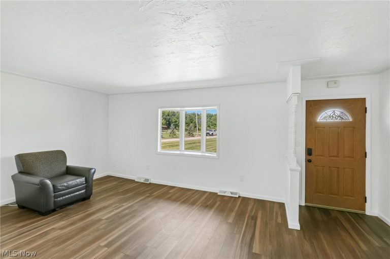 12034 Root Road, Columbia Station, OH - Photo 6