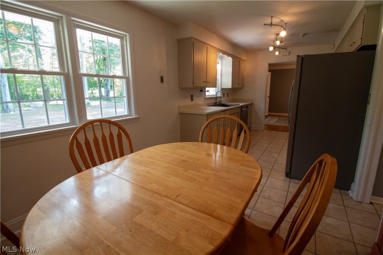 7308 Raccoon Hill Drive, Kirtland, OH - Photo 5