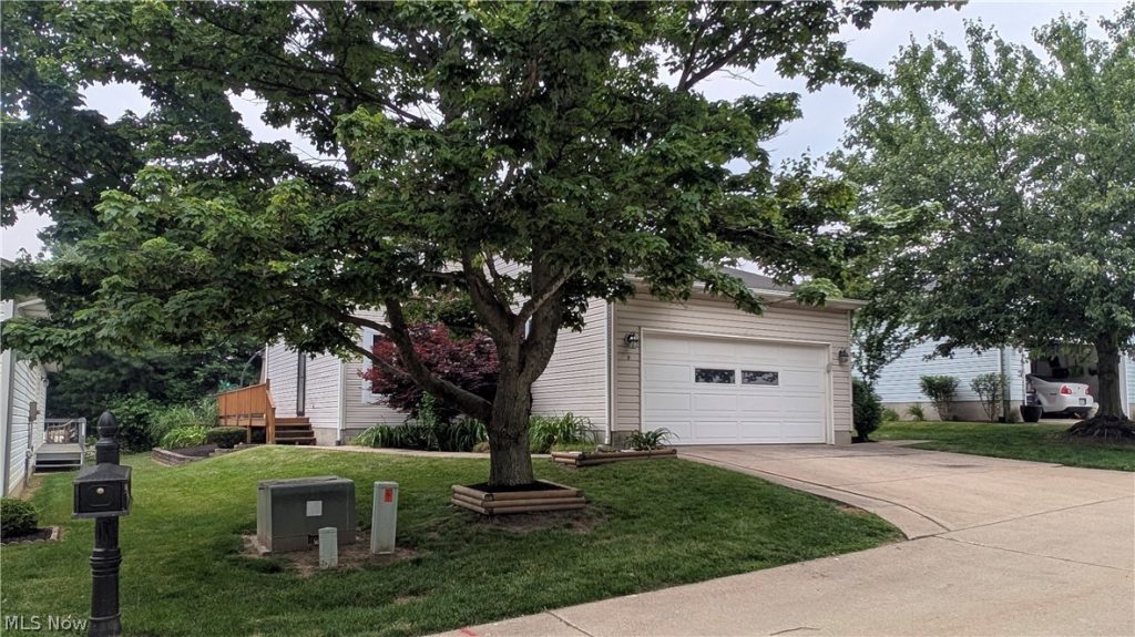 144 Royal Crest Drive, Seville, OH