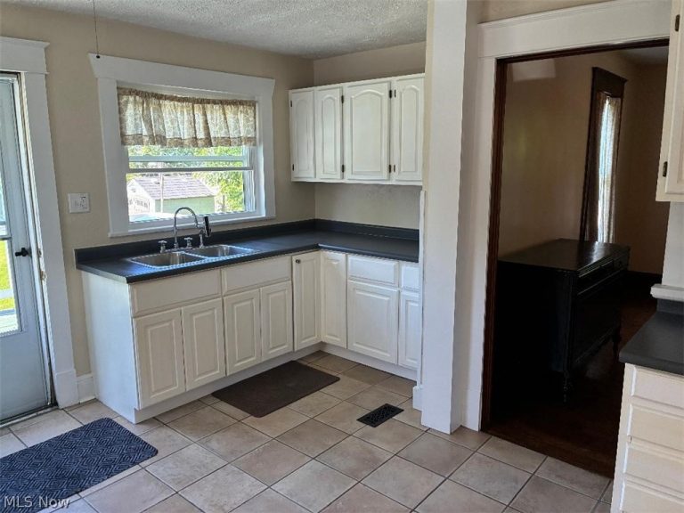319 foesythe Avenue, Girard, OH - Photo 6