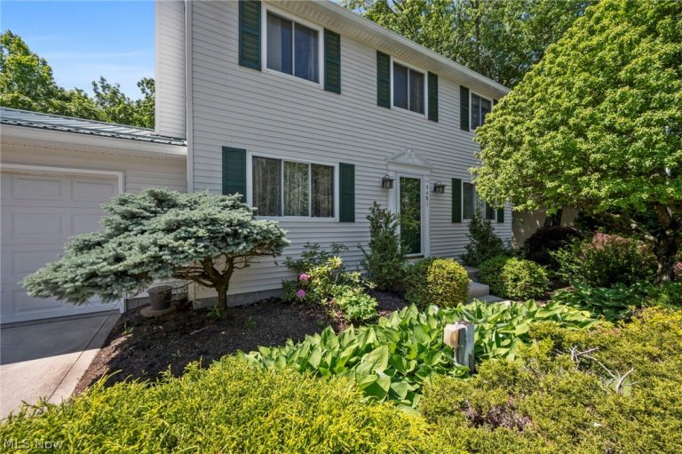 9481 Yorkview Drive, North Royalton, OH - Photo 3