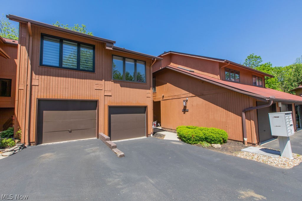 25058 Mill River Road, Olmsted Falls, OH