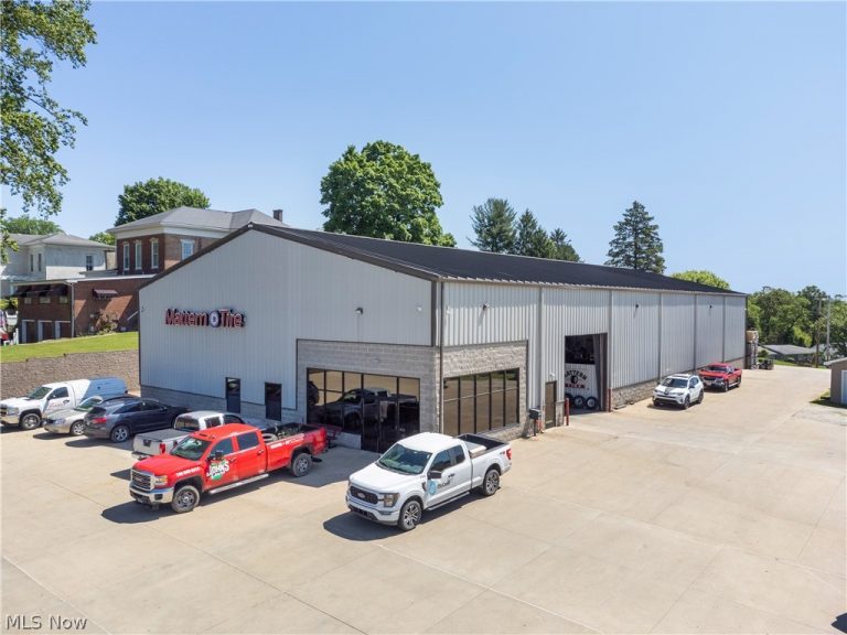 419 Lincoln, Cadiz, OH - Photo 3