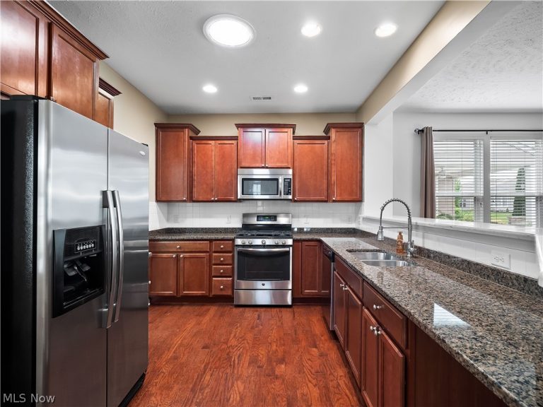 38145 Revere Drive, North Ridgeville, OH - Photo 8