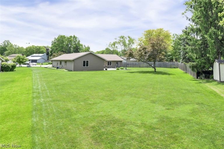 13964 Olde Orchard Road, Strongsville, OH - Photo 4
