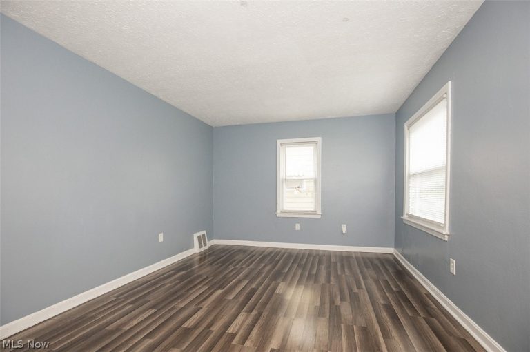 1258 Crestview Avenue, Akron, OH - Photo 5