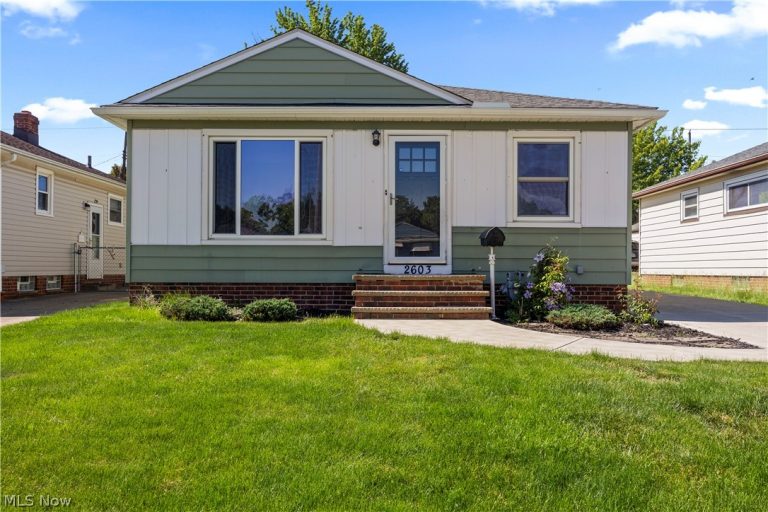 2603 Center Drive, Parma, OH, 44134
