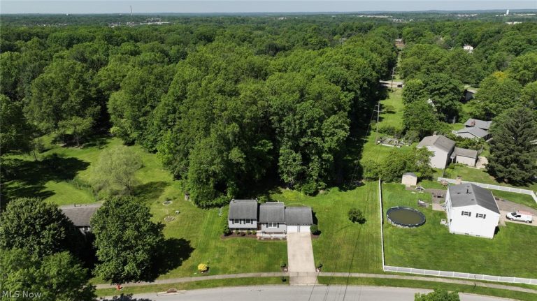 4092 Hummingbird Trail, Stow, OH - Photo 3