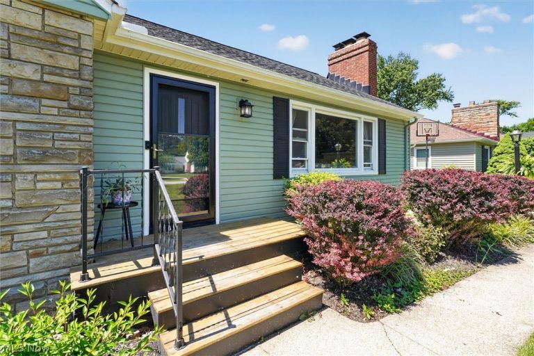 13795 Shawnee Trail, Middleburg Heights, OH - Photo 4