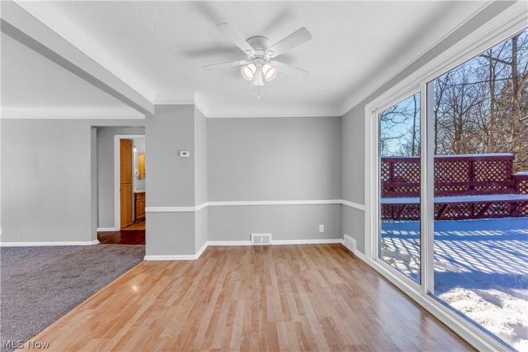 5876 Wickfield Drive, Parma Heights, OH - Photo 6