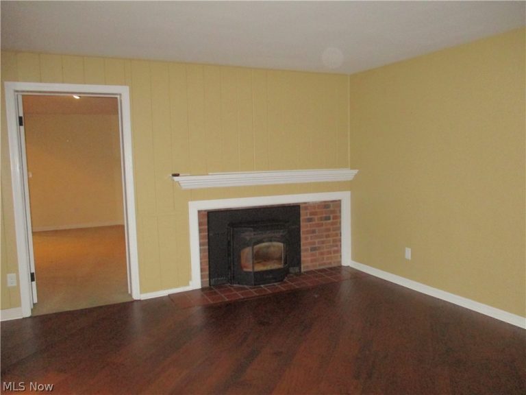 17084 Sunset Drive, Chagrin Falls, OH - Photo 8