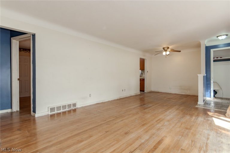 1562 Empire Road, Wickliffe, OH - Photo 6