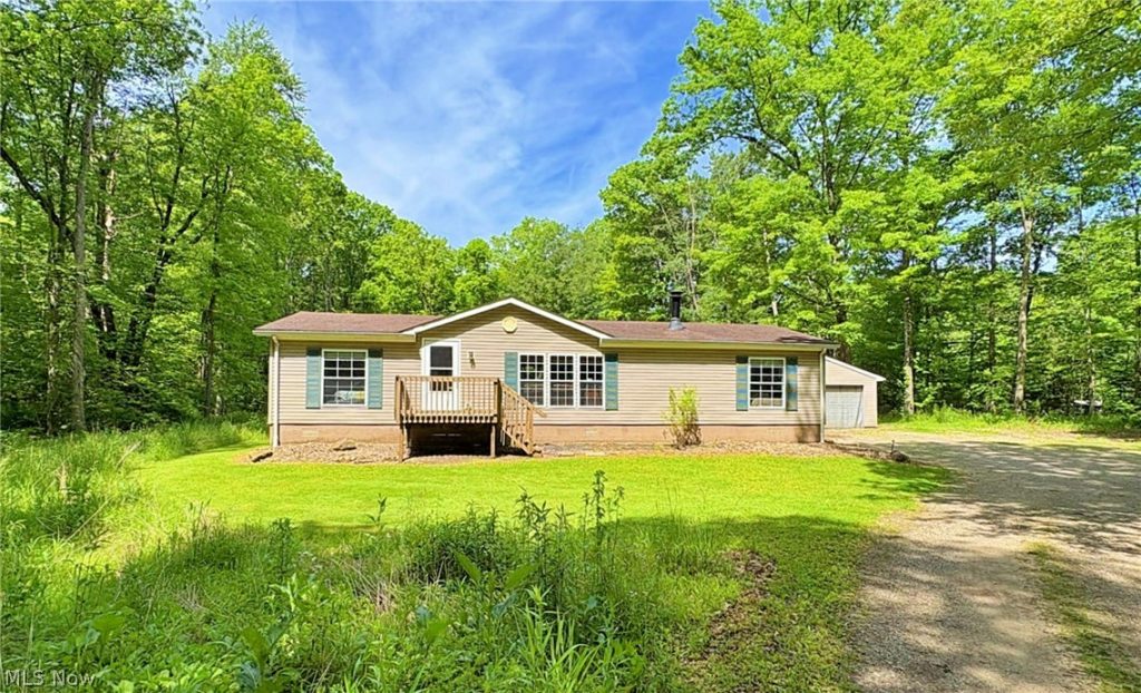 4233 County Line Road, Diamond, OH