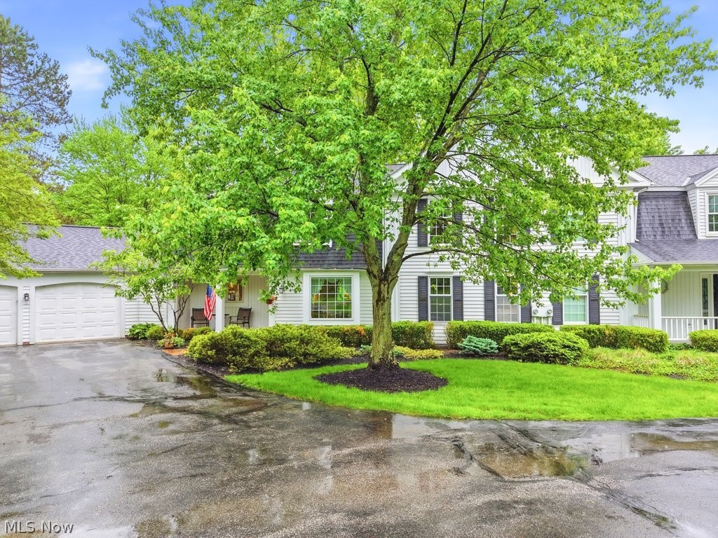 104 Manor Brook Drive, Chagrin Falls, OH