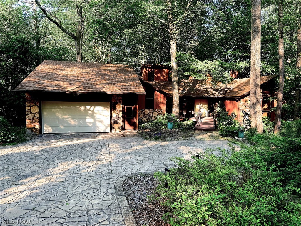 851 Wallwood Drive, Akron, OH