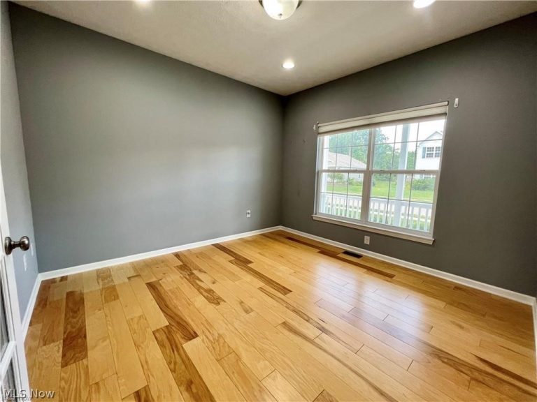10454 Dogwood Drive, Aurora, OH - Photo 6