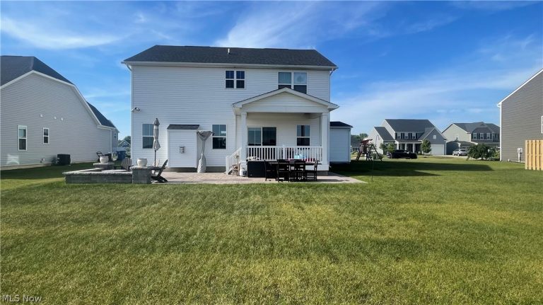 36615 Gladstone Mill Drive, North Ridgeville, OH - Photo 4