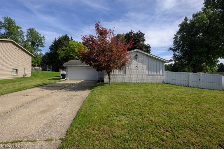 1310 Nottingham Square, Bolivar, OH - Photo 2
