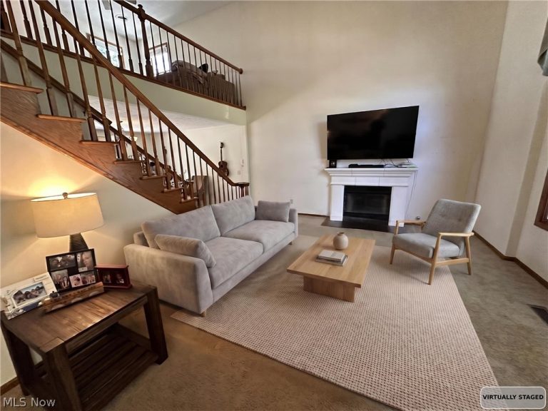 16492 Sunwood Oval, Strongsville, OH - Photo 2