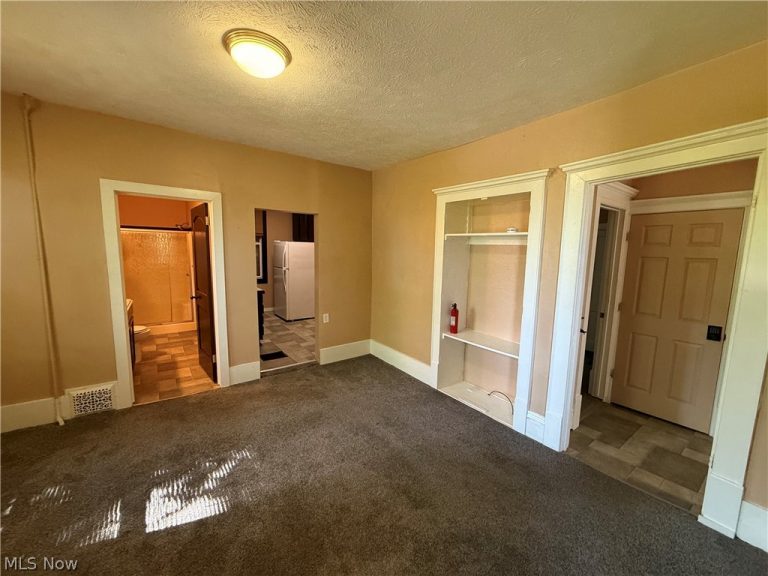 1076 Ackley Street, Akron, OH - Photo 6