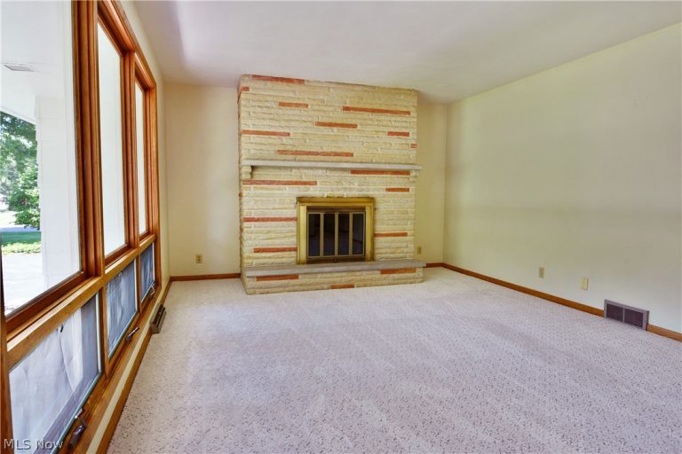 4975 Maple Drive, Vienna, OH - Photo 6