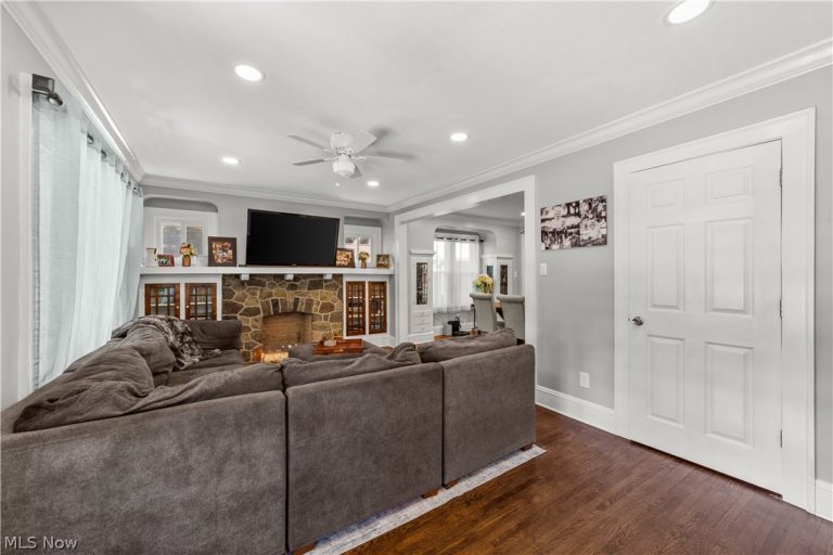 560 Elmwood Road, Bay Village, OH - Photo 8