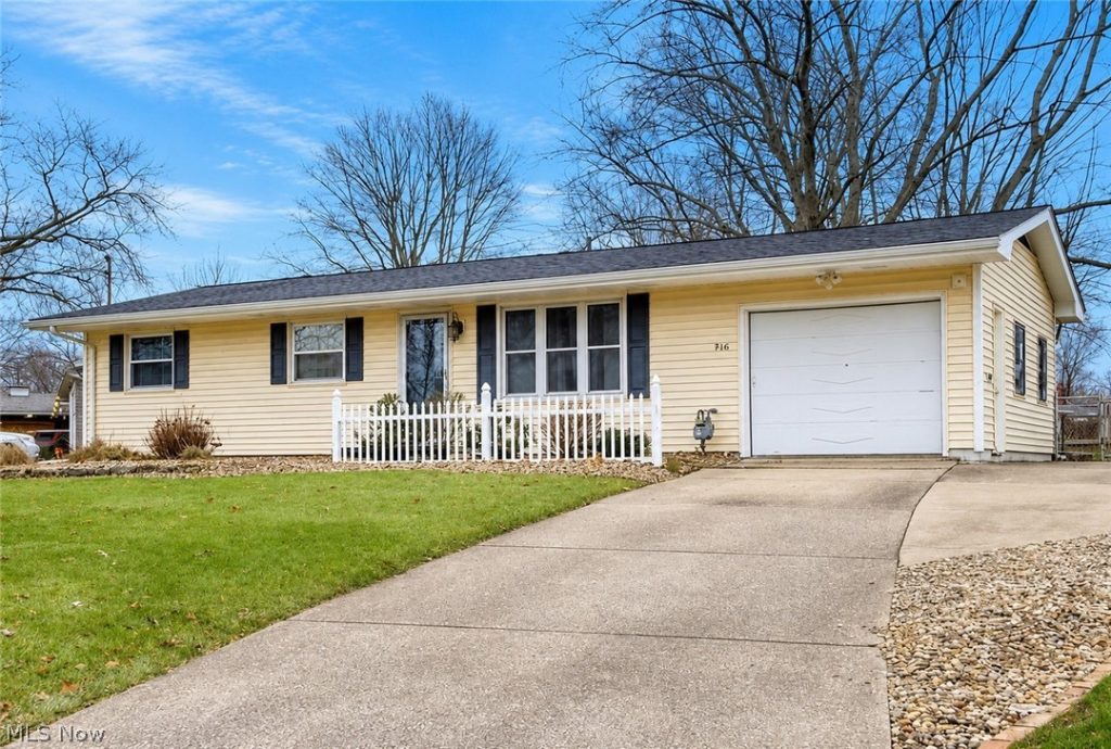 460 Heather Lane, Medina, OH