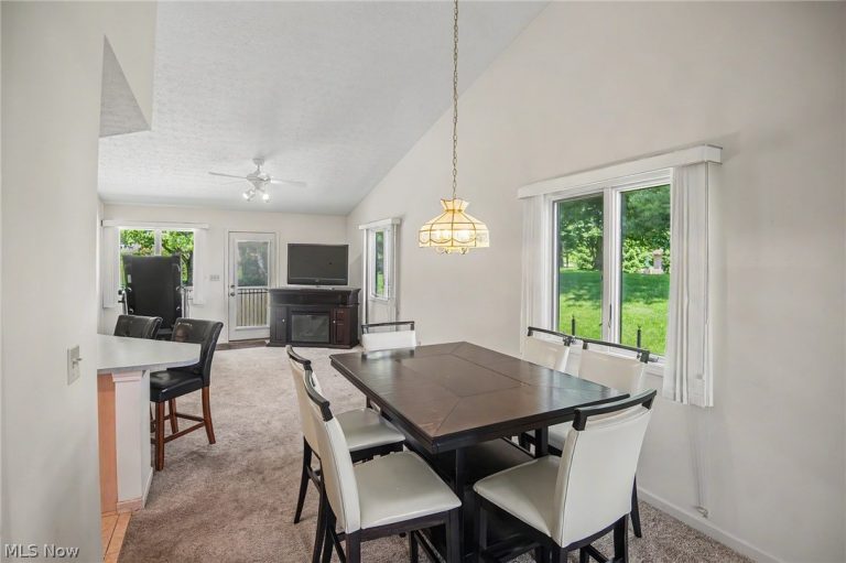 2345 Whispering Meadows Drive #B, Warren, OH - Photo 5