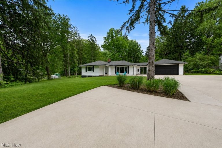 2930 Royalton Road, Broadview Heights, OH - Photo 2