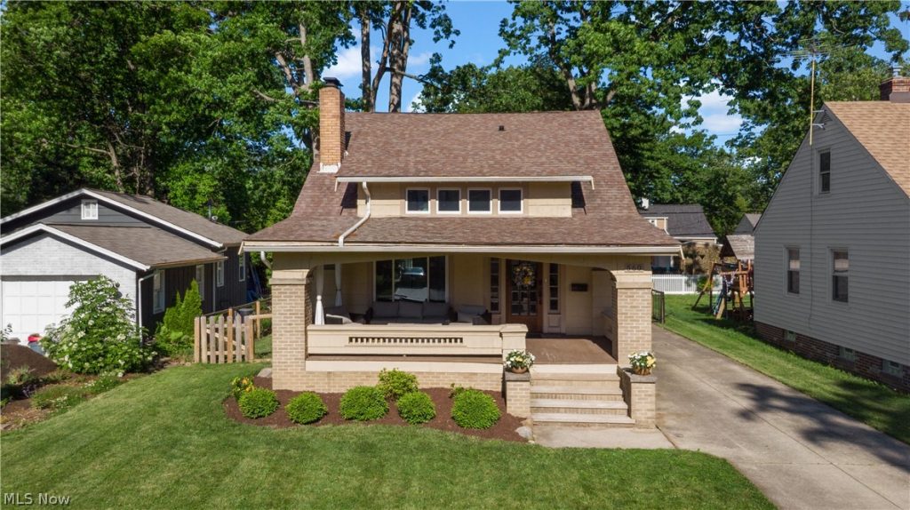 560 Elmwood Road, Bay Village, OH