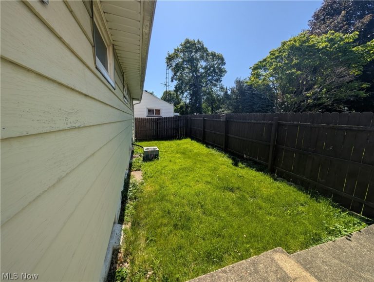 3612 Lotus Place, Canton, OH - Photo 4