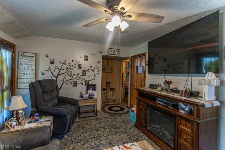 612 High Avenue, Niles, OH - Photo 3