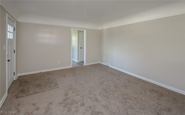 17 Richview Avenue, Youngstown, OH - Photo 6