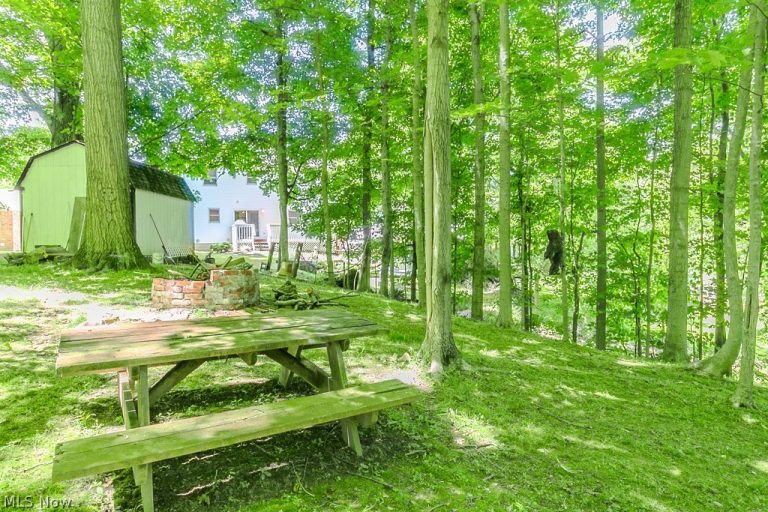 647 Robin Drive, Eastlake, OH - Photo 8
