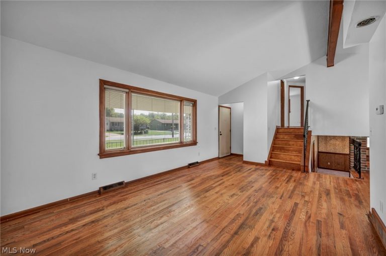 42988 Woodhill Drive, Elyria, OH - Photo 8