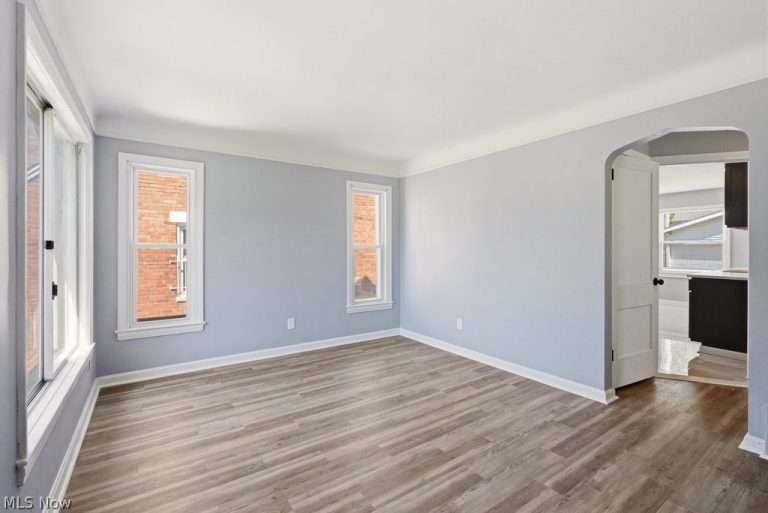 15705 Throckley Avenue, Cleveland, OH - Photo 4