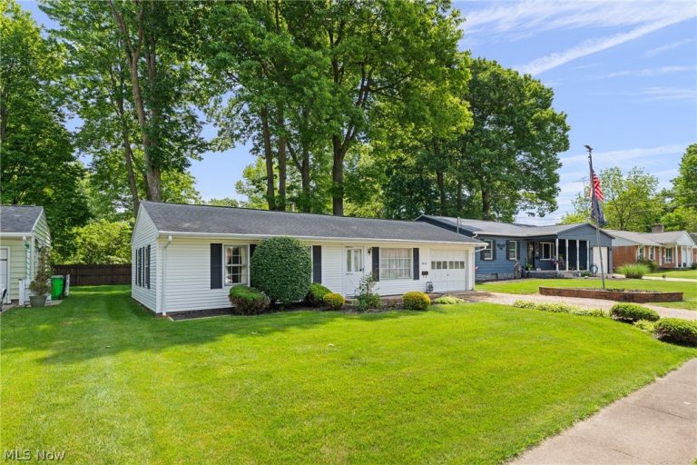 2610 Center Avenue, Alliance, OH, 44601