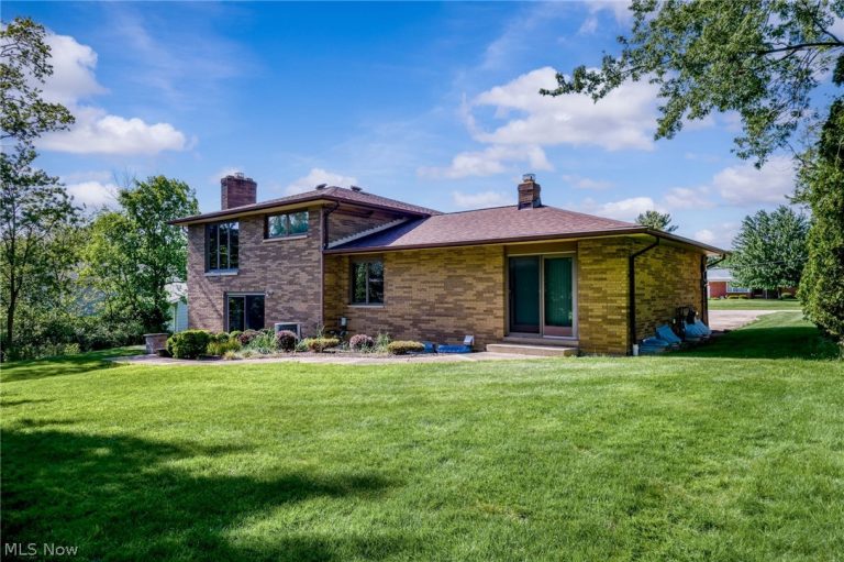 16385 Glendale Avenue, Strongsville, OH - Photo 3
