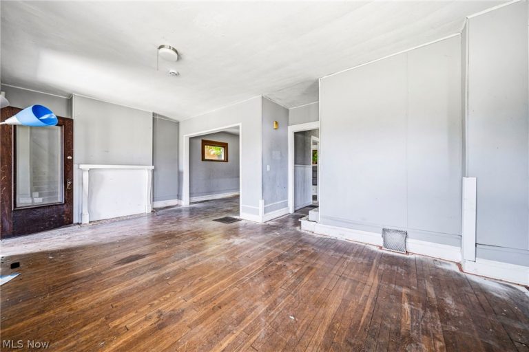 3024 100th Street, Cleveland, OH - Photo 8