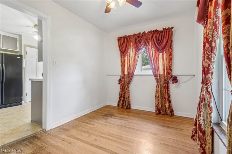 6595 York Road, Parma Heights, OH - Photo 8